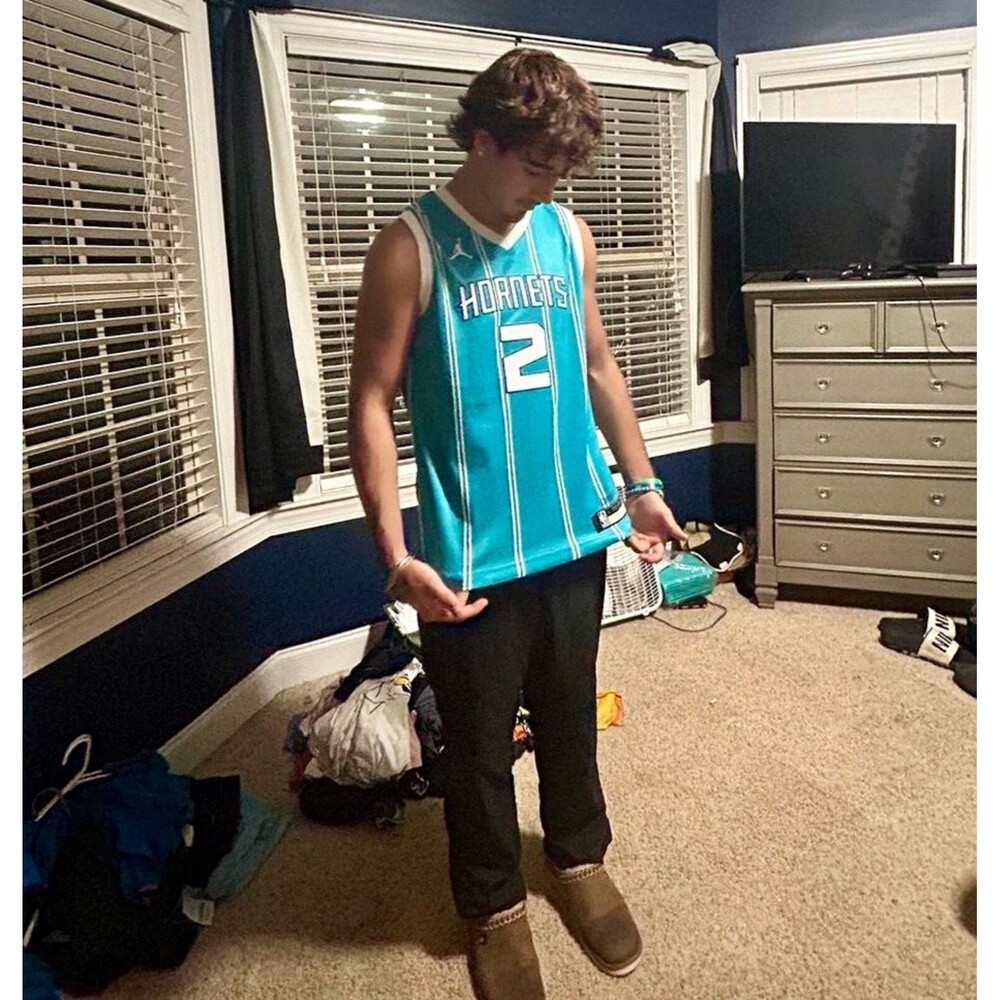 Nike Jordan Vintage Rare Charlotte Hornets Ball Basketball Jersey Light L